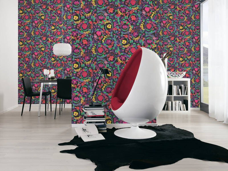 media image for Baroque Damask Textured Wallpaper in Black/Multi from the Versace V Collection 27