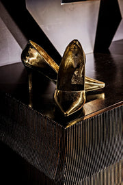 heel sculpture in brass design by noir 4