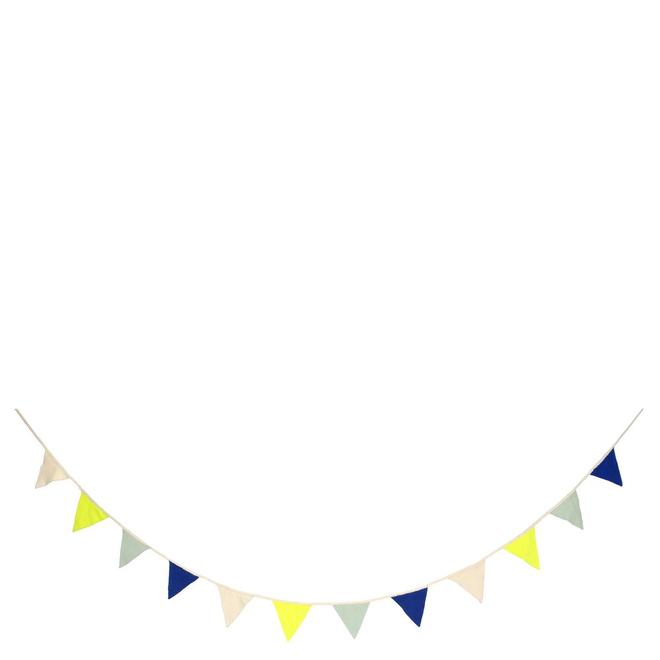 media image for blue knitted flag garland by meri meri 1 275