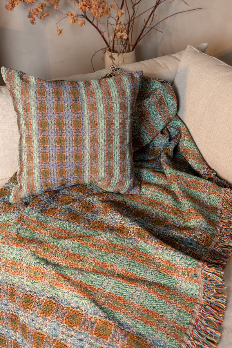 media image for New Plaid Woven Throw 222