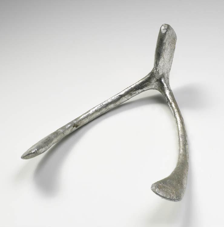 Wishbone Sculpture design by Cyan Design