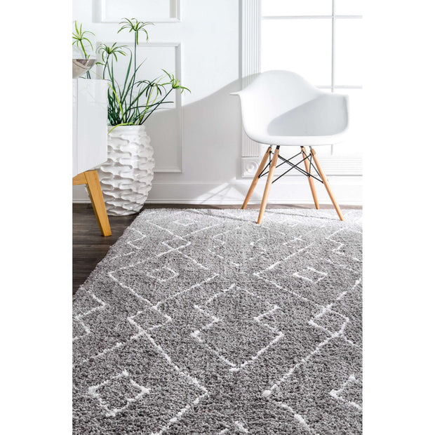 Hand Tufted Beaulah Shaggy Rug in Grey by NuLOOM