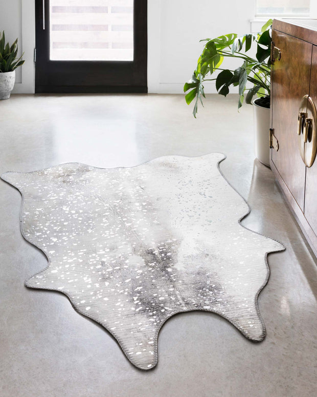 Odessa Rug in Silver & Grey by Loloi