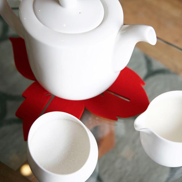 Oyyo White Tea Pot design by Teroforma
